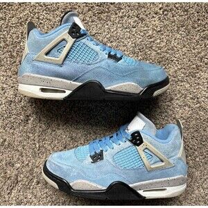 Nike Air Jordan 4 Retro University Blue UNC Size 7 Youth (Size 8.5 Women's)